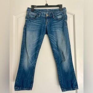EXPRESS Light Blue Capri Jeans